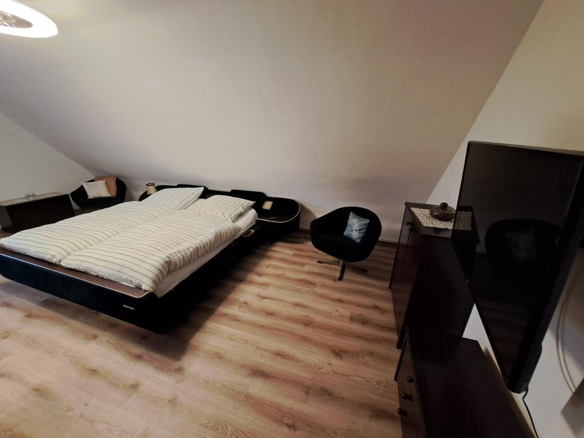 Muttis Apartment Monchengladbach Bagian luar foto